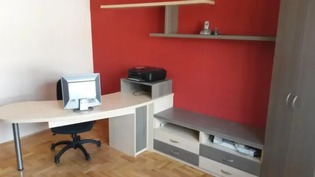 61-Iroda-Design-Asztalos