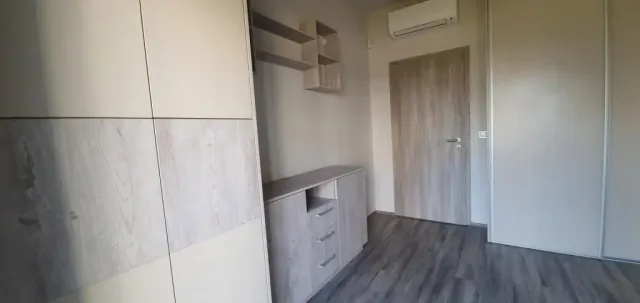 06-Haloszoba-Butor-Design-Asztalos
