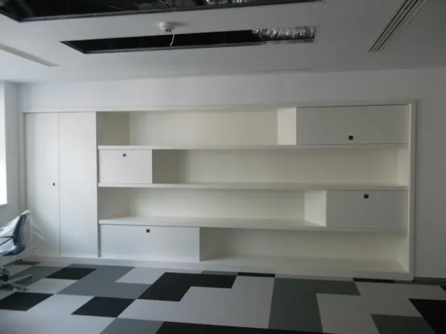 70-Iroda-Design-Asztalos