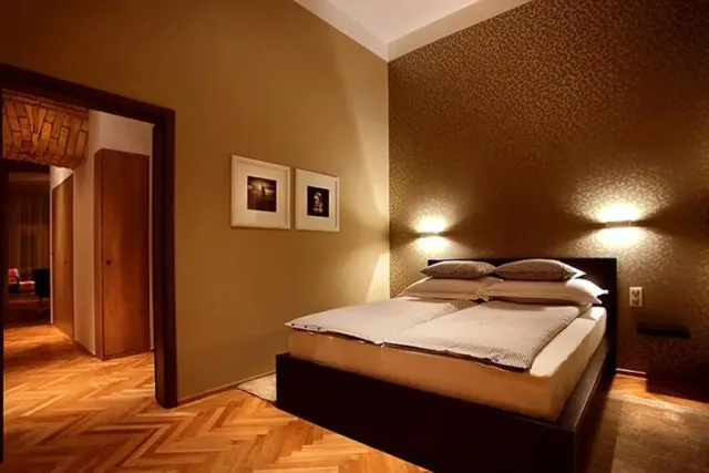 25-Haloszoba-Butor-Design-Asztalos