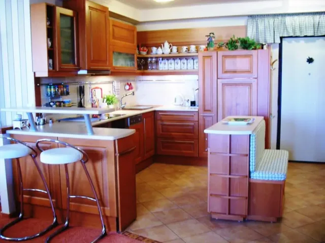 13-Rusztikus-Klasszikus-Konyhabutor-Design-Asztalos